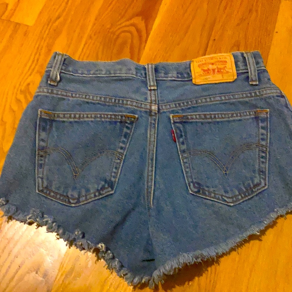SOLD ❌Levi’s 350 vintage cut off denim shorts 6